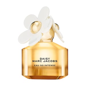 Духи Daisy Eau So Intense с клубникой и медом