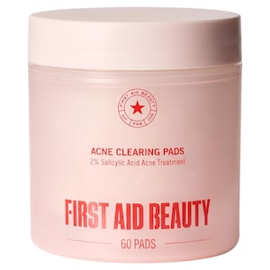 First Aid Beauty очищающие диски с 2% салициловой кислотой