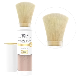 Mineral Brush Facial Reapplication Powder for sheer on-the-go protection