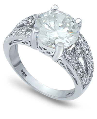 Кольцо с круглым центральным камнем Cubic Zirconia и серебряным напылением