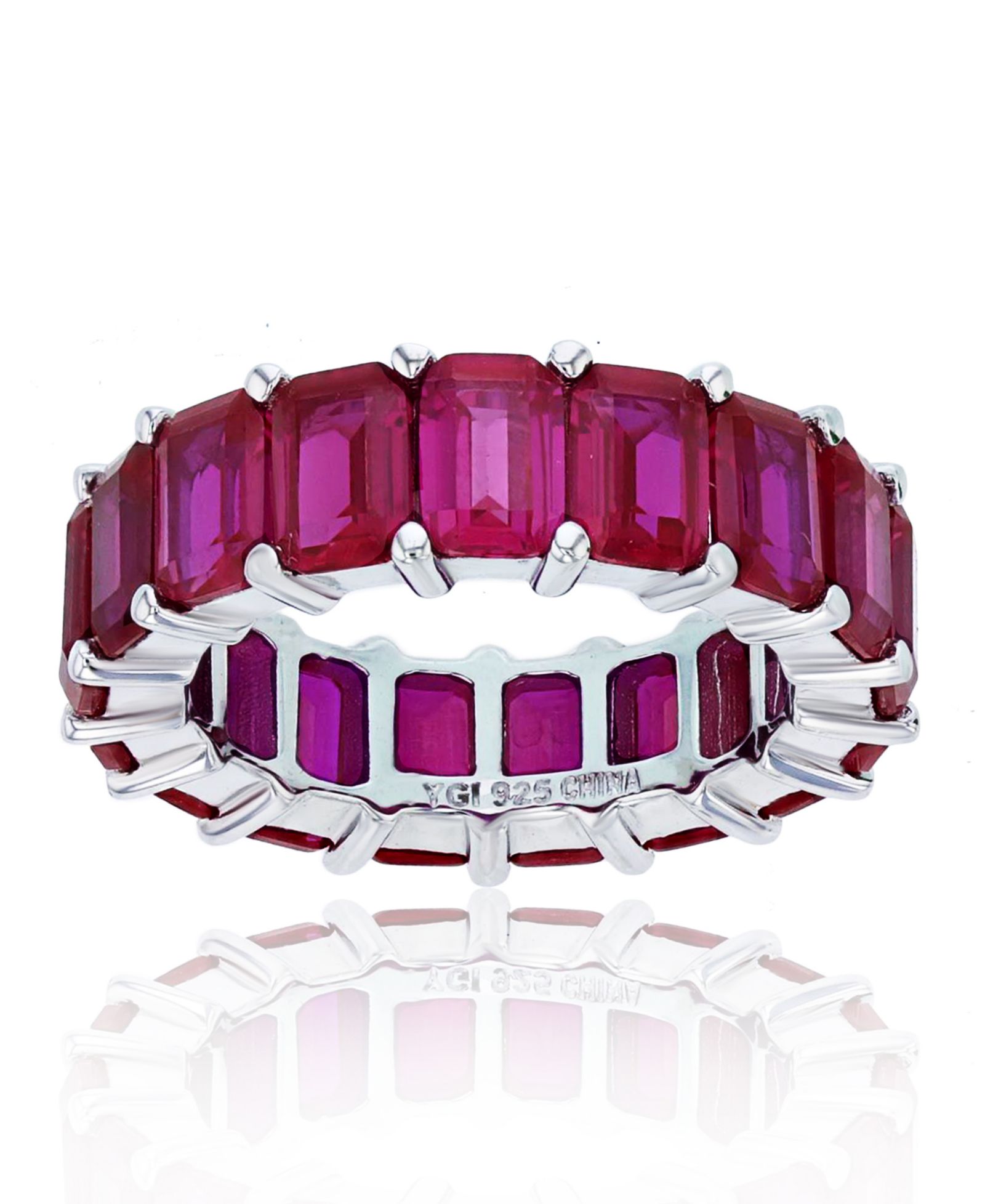 Macy's Кольцо Eternity из кубического циркония Red Emerald в Rhodium Plated Sterling Silver