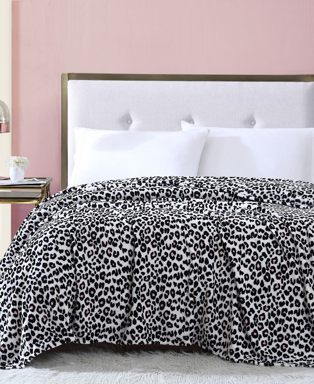 Мягкое плюшевое одеяло Betsey Johnson Leopard, King