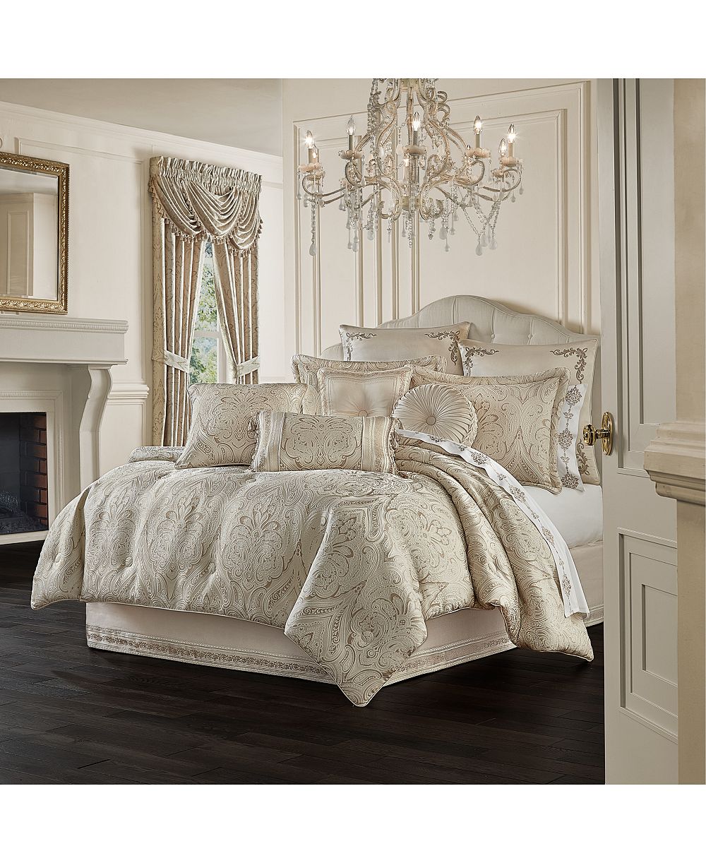 Комплект J Queen New York Trinity 4-Pc. Comforter Set, California King