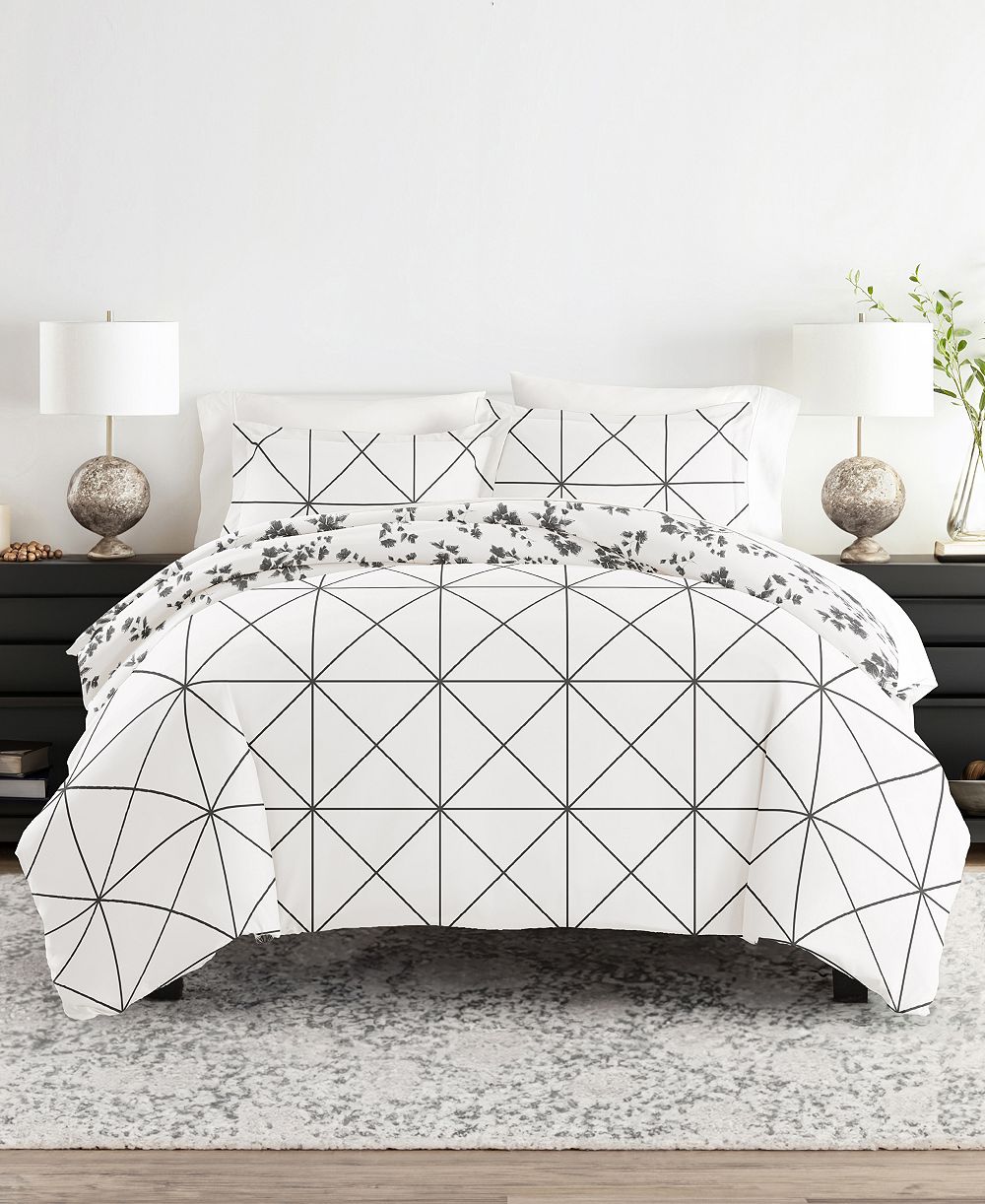 ienjoy Home Ultra Soft Edgy Flowers 3-Pc. Reversible Duvet Cover Set, King/California King