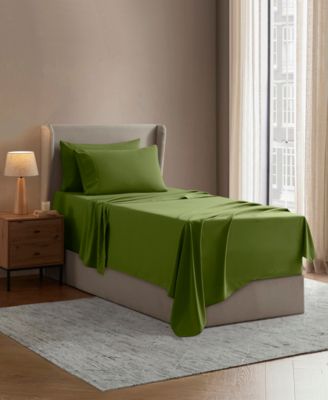 Calla Green