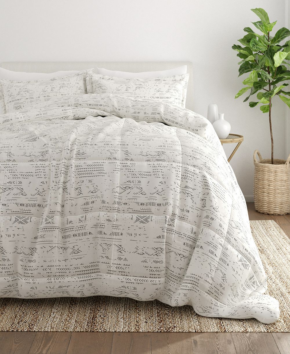 ienjoy Home Ultra Soft Distressed Field 3-Pc. Comforter Set, King