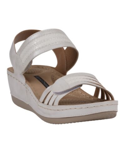 GC Shoes Women's Samar Wedge Sandals