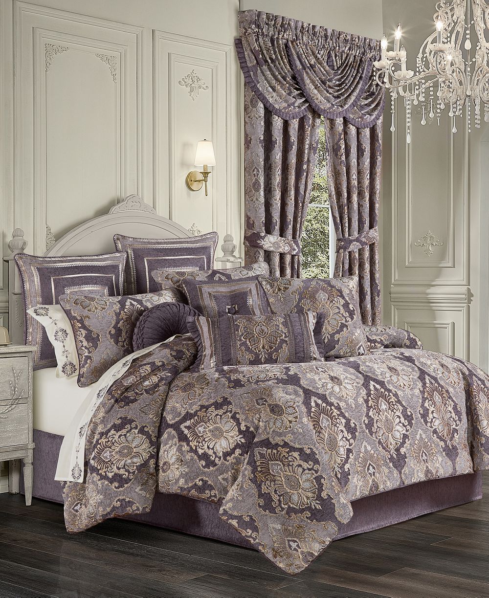 Five Queens Court Dominique 4 Piece Comforter Set, California King