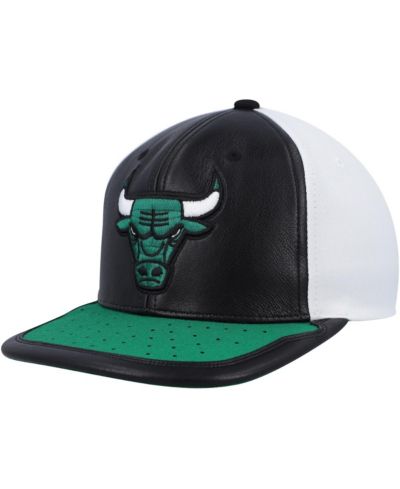 Men's Mitchell & Ness White, Green Chicago Bulls Day One Snapback Hat