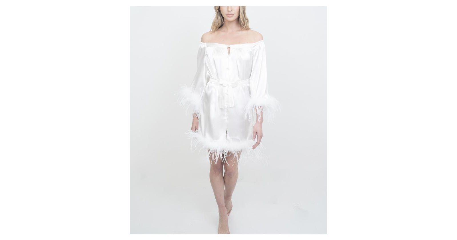 Свадебная накидка Le Laurier Bridal Off-The-Shoulder с перьями на рукавах и подоле