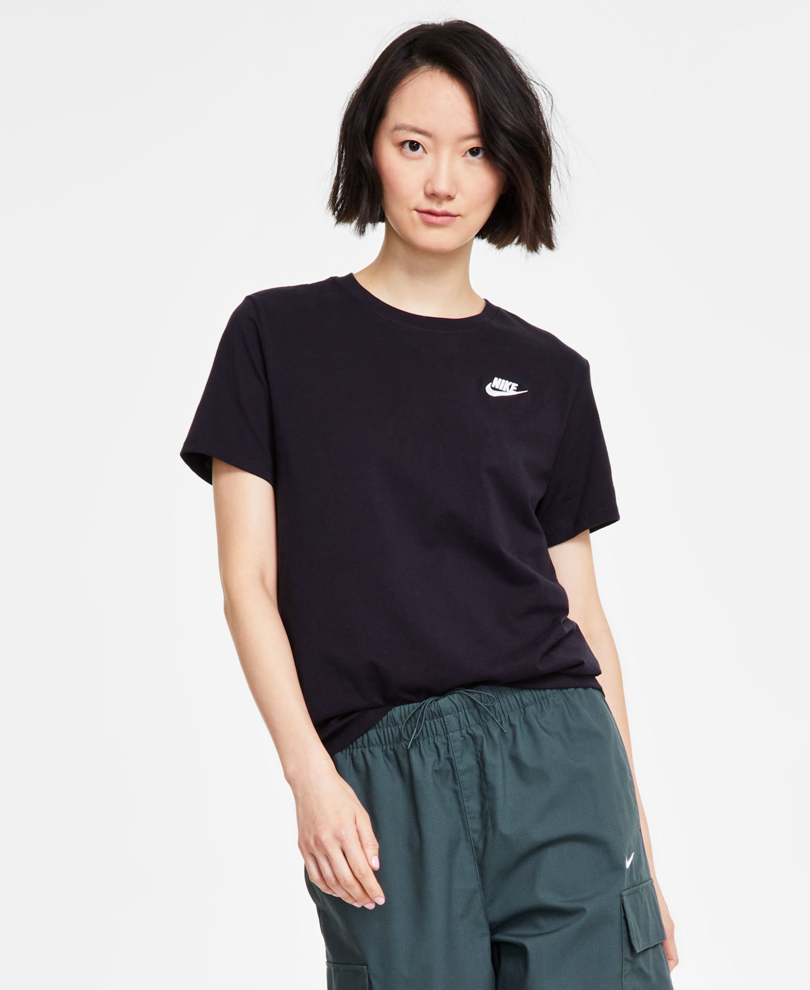 Nike Sportswear Club Essentials Женская футболка