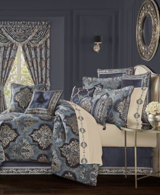 J Queen New York Middlebury 4 Piece Comforter Set, King