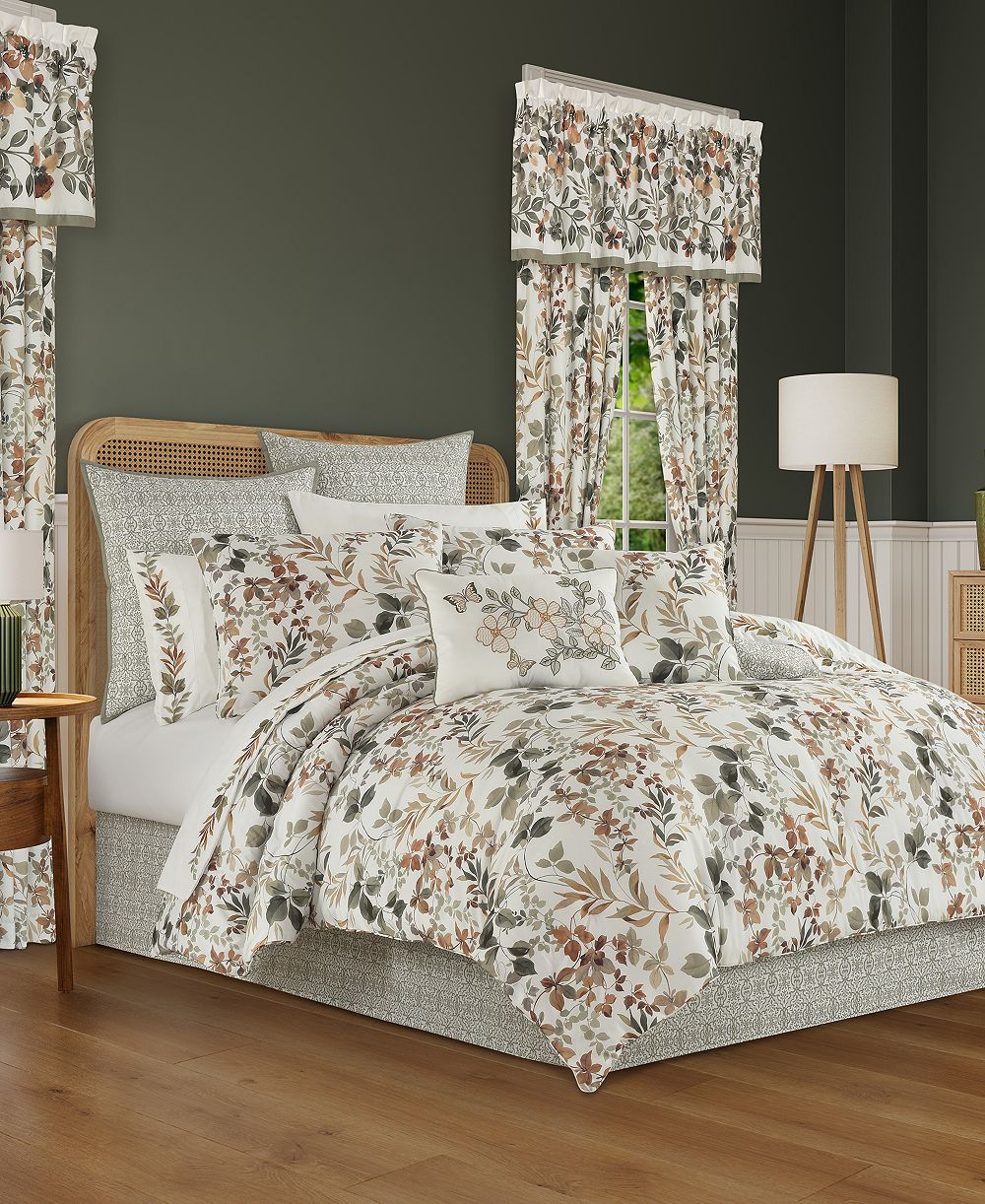 Royal Court Evergreen 4 Piece Comforter Set, Queen