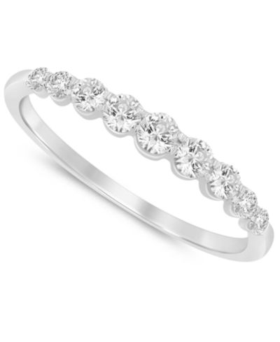Diamond Graduated Band (1/2 ct. t.w.) in 14k White Gold