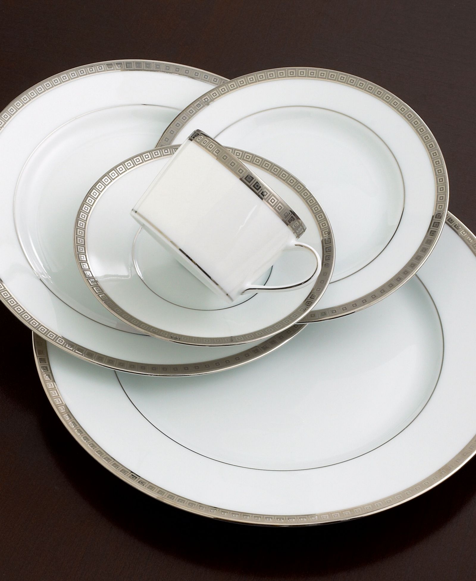 Тарелка для хлеба и масла Bernardaud Athena Platinum, 6.5"