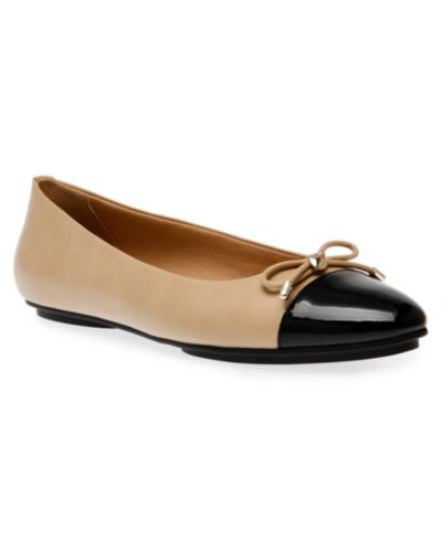 Anne Klein Женские балетки Luci Cap Toe