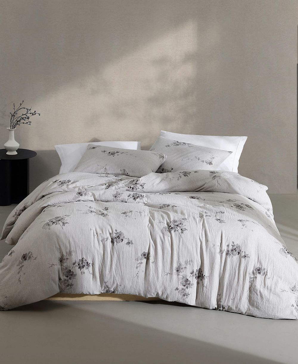 Комплект постельного белья Calvin Klein Aquarelle Floral Cotton Melange Gauze 3 Piece Comforter Set, Queen