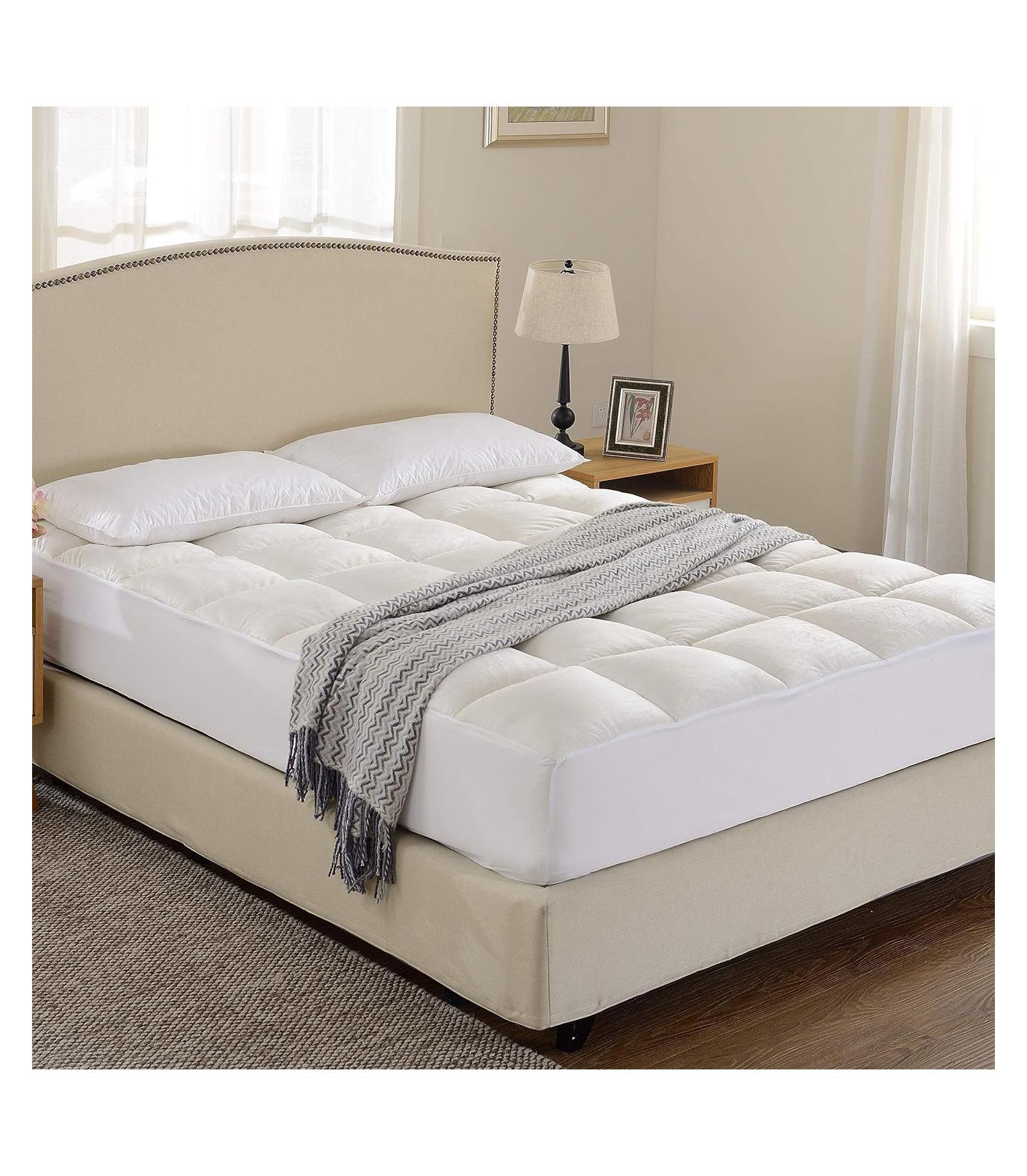Cheer Collection Ultra Soft Mattress Topper Silky Smooth and Plush Hypoallergenic Mattress Pad, Queen