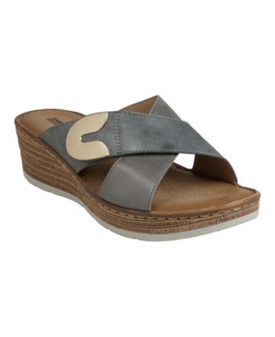 GC Shoes Женские сандалии-мюли Demi Cross Strap Hardware Slip-On Wedge