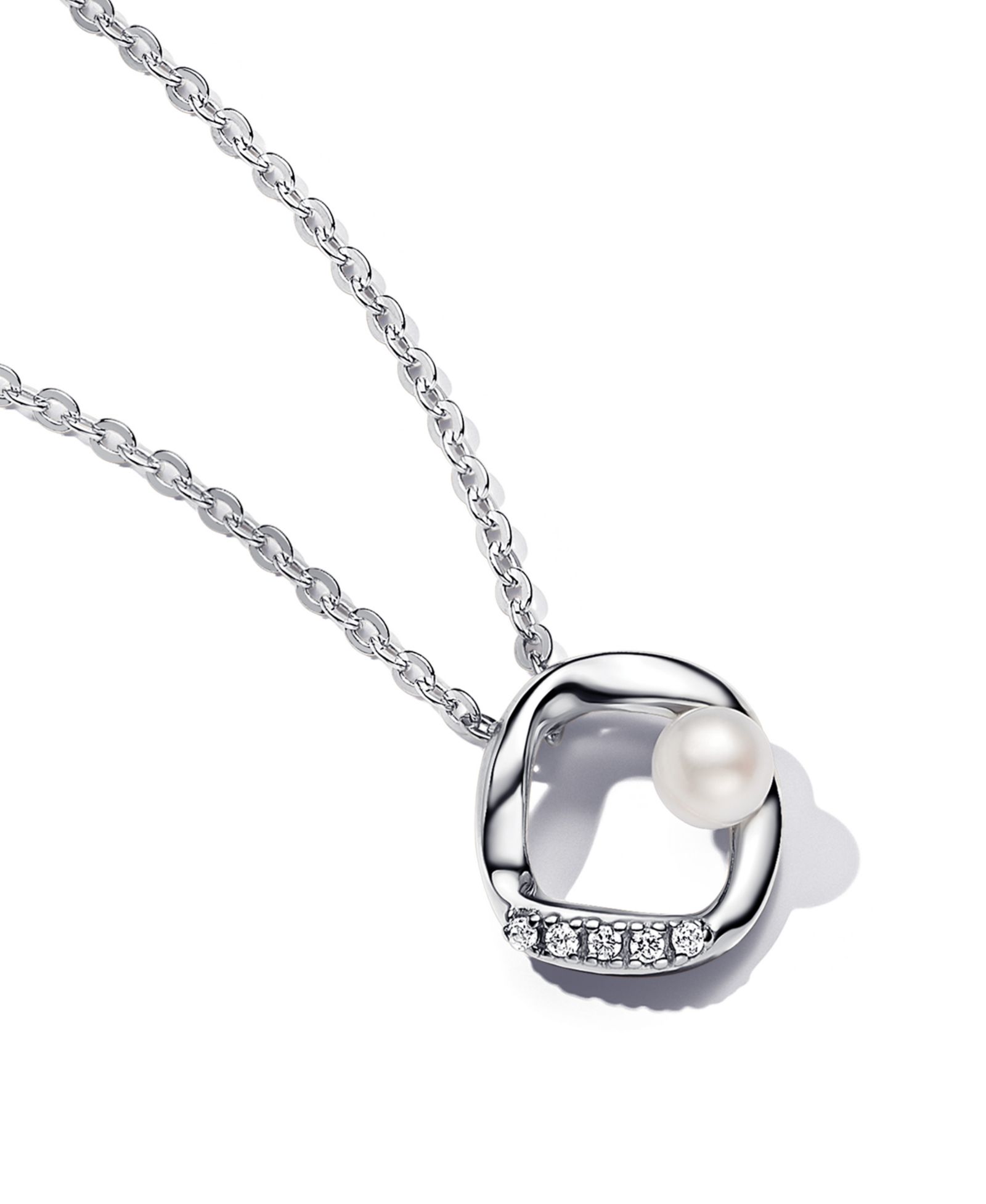 Ожерелье Pandora Shaped Pavé Circle Treated Freshwater Cultured Pearl 17.7 inch
