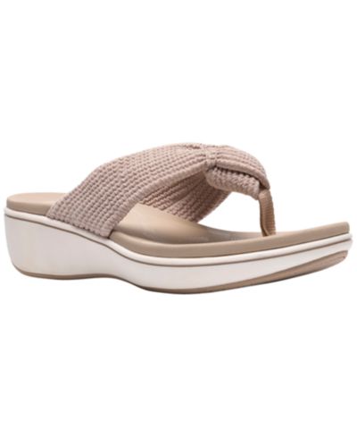 Сандалии Clarks Cloudsteppers Breeze Rae Erin на плоской подошве