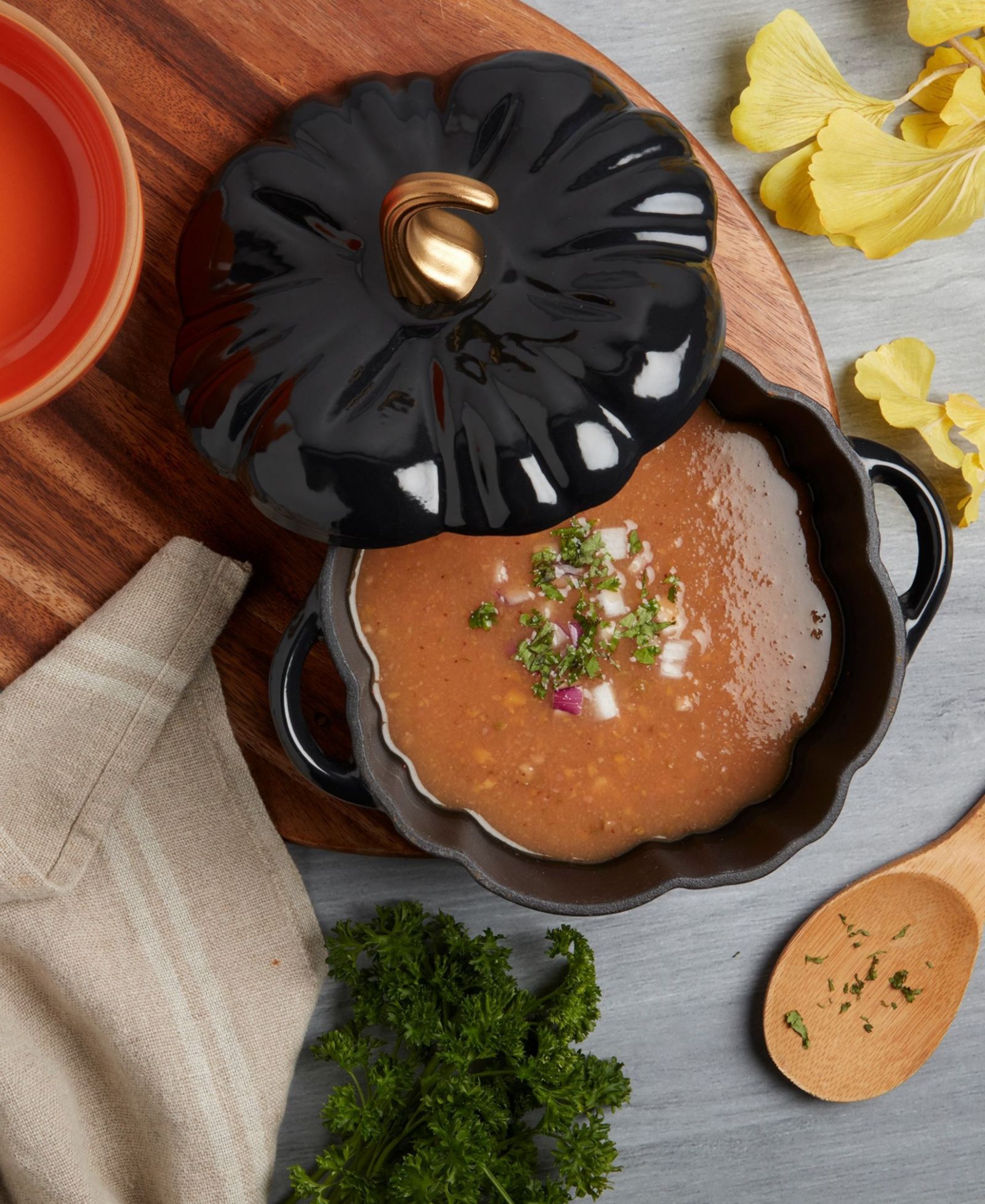 Чугунная кастрюля Smith and Clark Iron Works Enameled Cast Iron 2-Qt. Pumpkin Dutch Oven