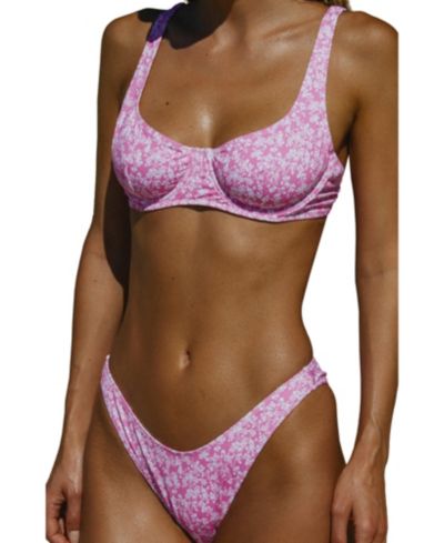 Light/pastel pink