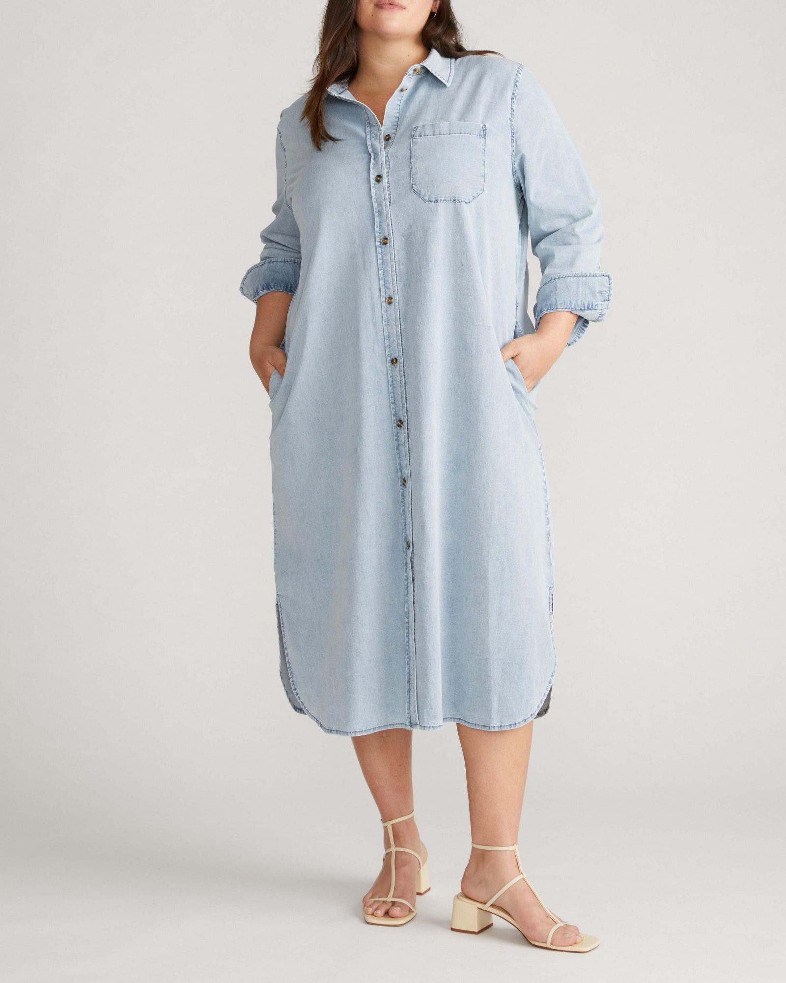 Женское платье Universal Standard Plus Size Stretch Cotton Chambray Shirtdress