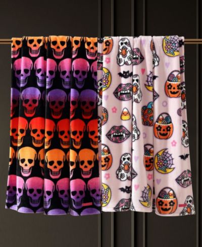 Betsey Johnson Мягкий флисовый плед Halloween, 70" X 50"