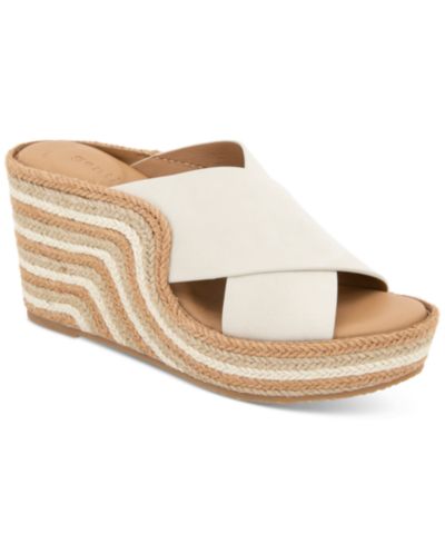 Женские босоножки Gentle Souls Women's Porto Wedge