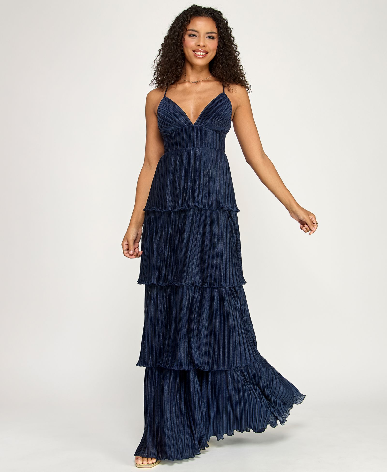 Emerald Sundae Juniors' V-Neck Ruffle-Tiered Sleeveless Gown, вечернее платье