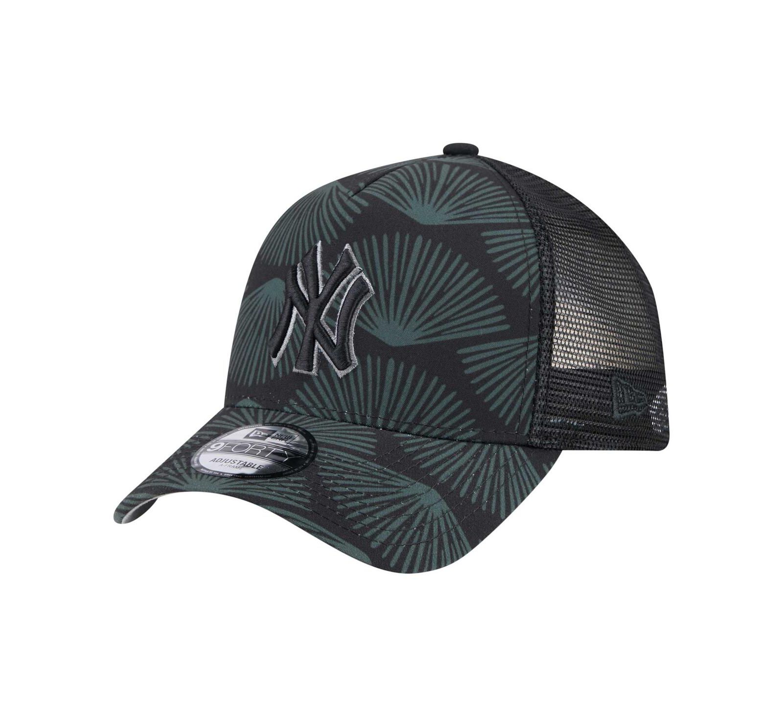 New Era Men's Black New York Yankees 9FORTY A-Frame Trucker Adjustable Hat