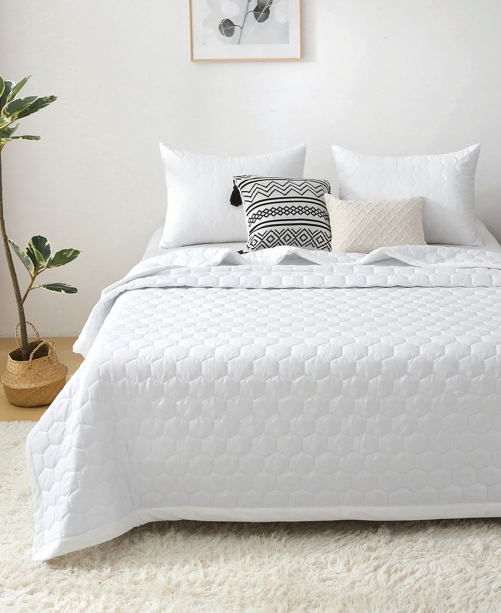 St. James Home Mini Honeycomb Down Alternative Blanket Set, Full/Queen
