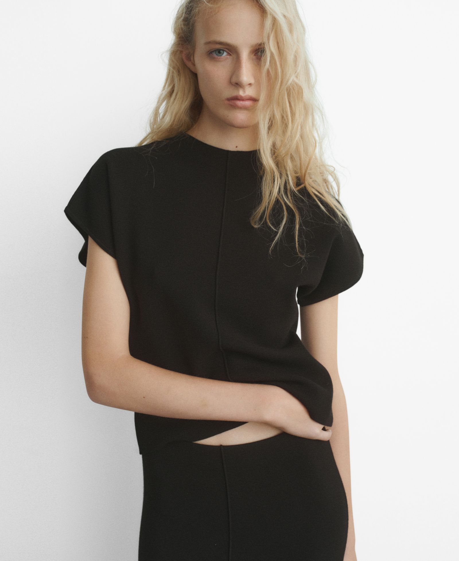 Женский приталенный свитер Mango Fine-Knit