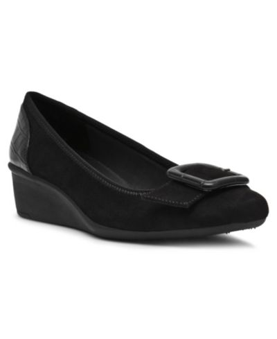Anne Klein Женские Wyatt Buckle Wedge Pumps