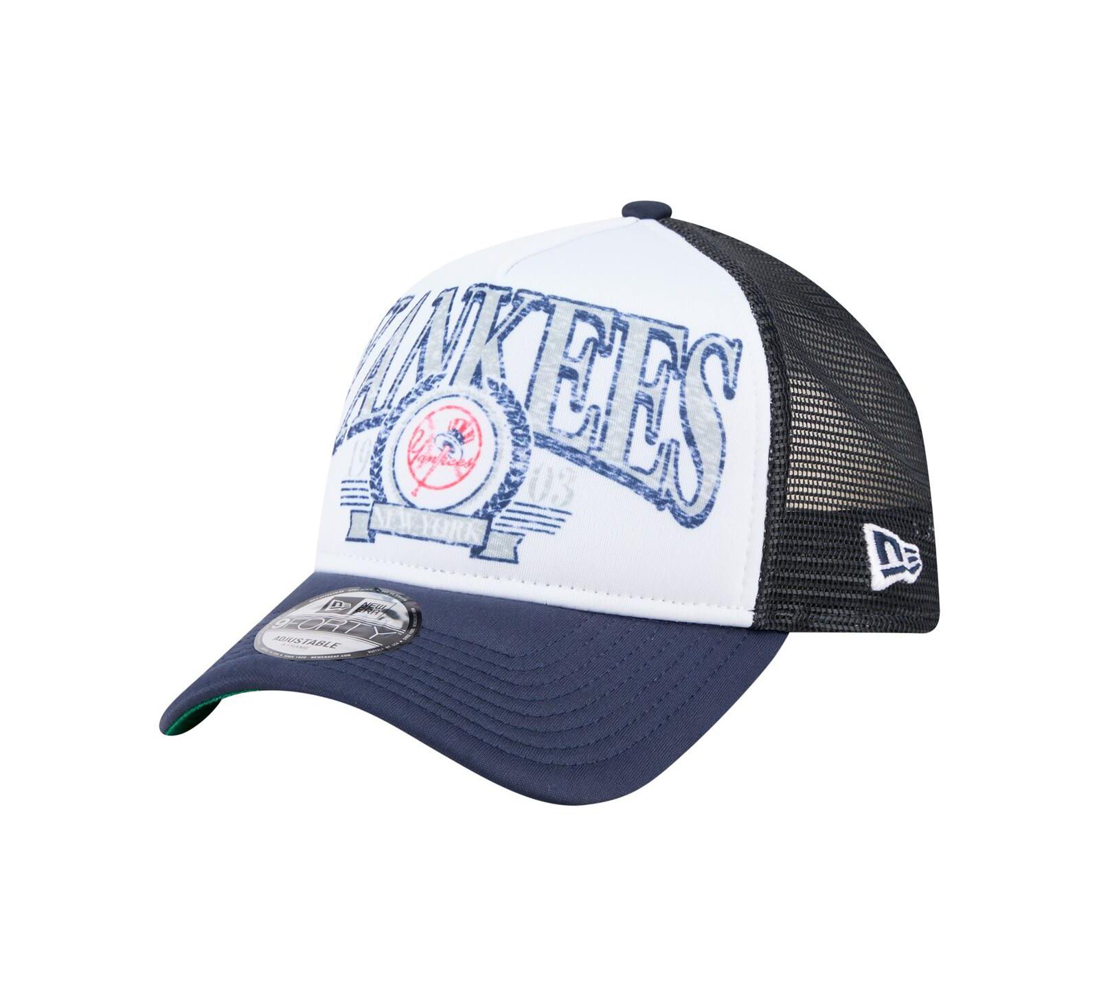 New Era Men's Navy New York Yankees Distressed 9FORTY A-Frame Adjustable Trucker Hat