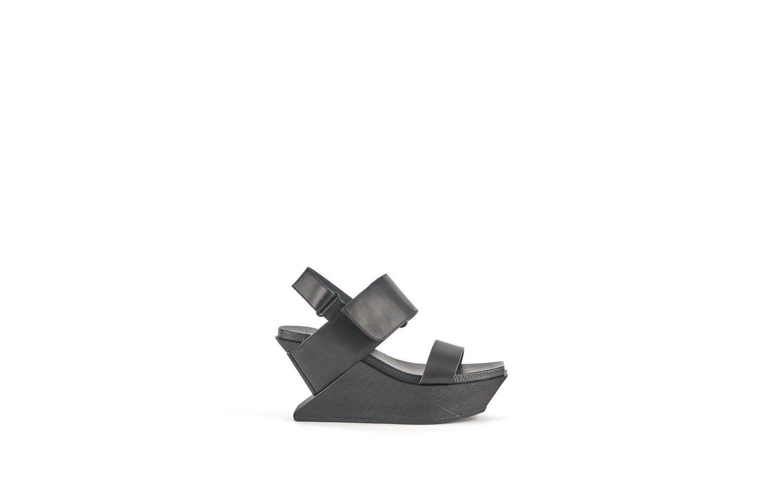United Nude Женская сандалия Delta Wedge