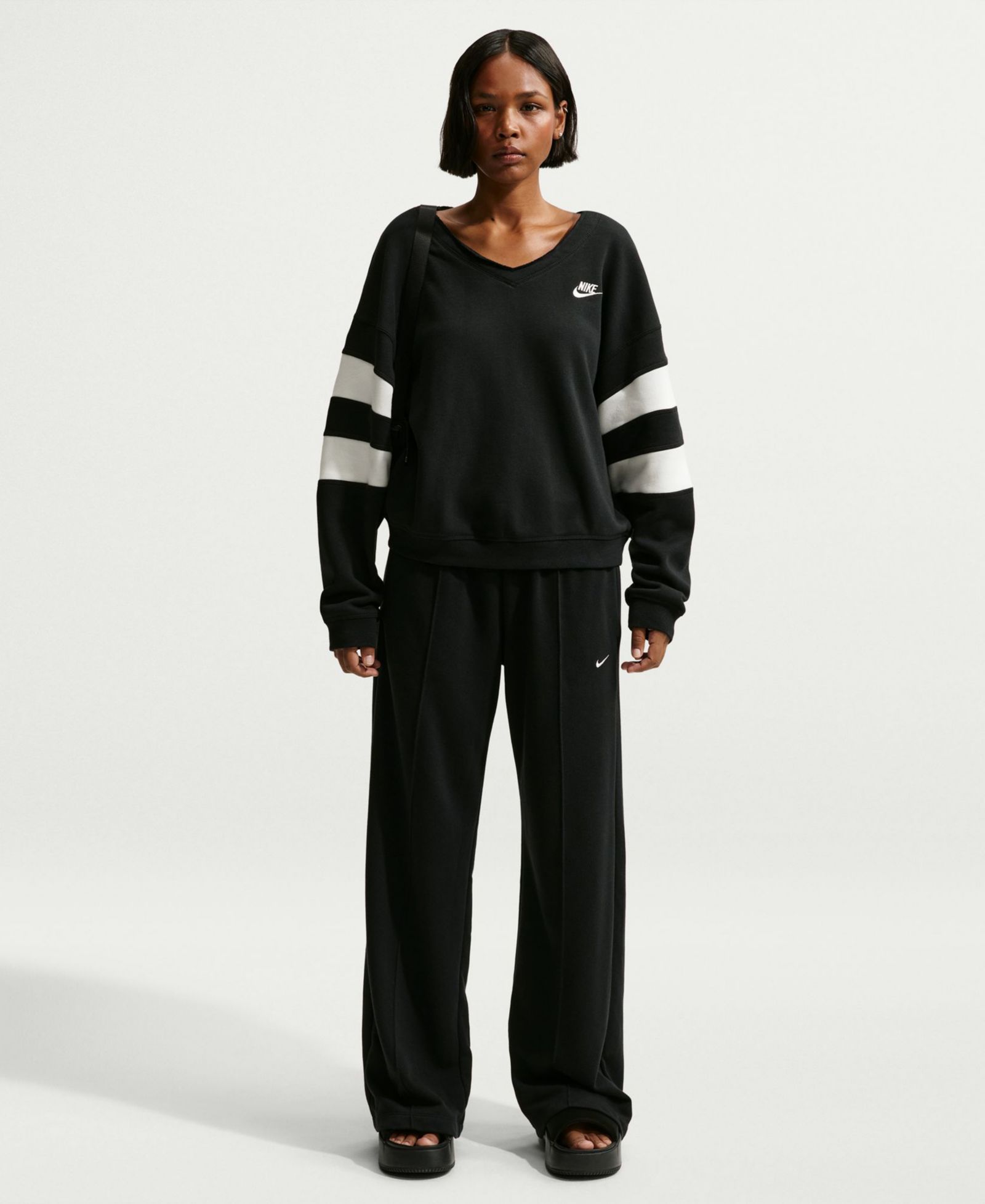 Nike Women's Sportswear Club Fleece Oversized V-Neck Sweatshirt