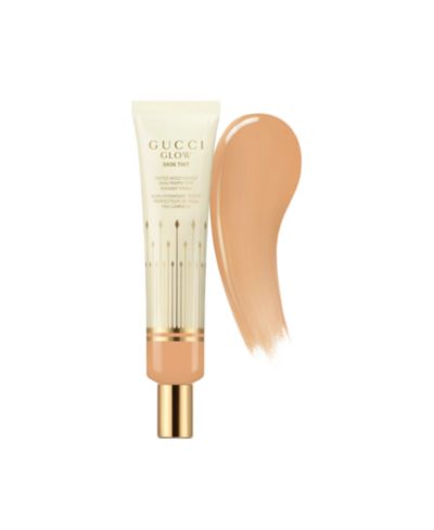 26 - Fair Medium skin with neutral to warm undertones