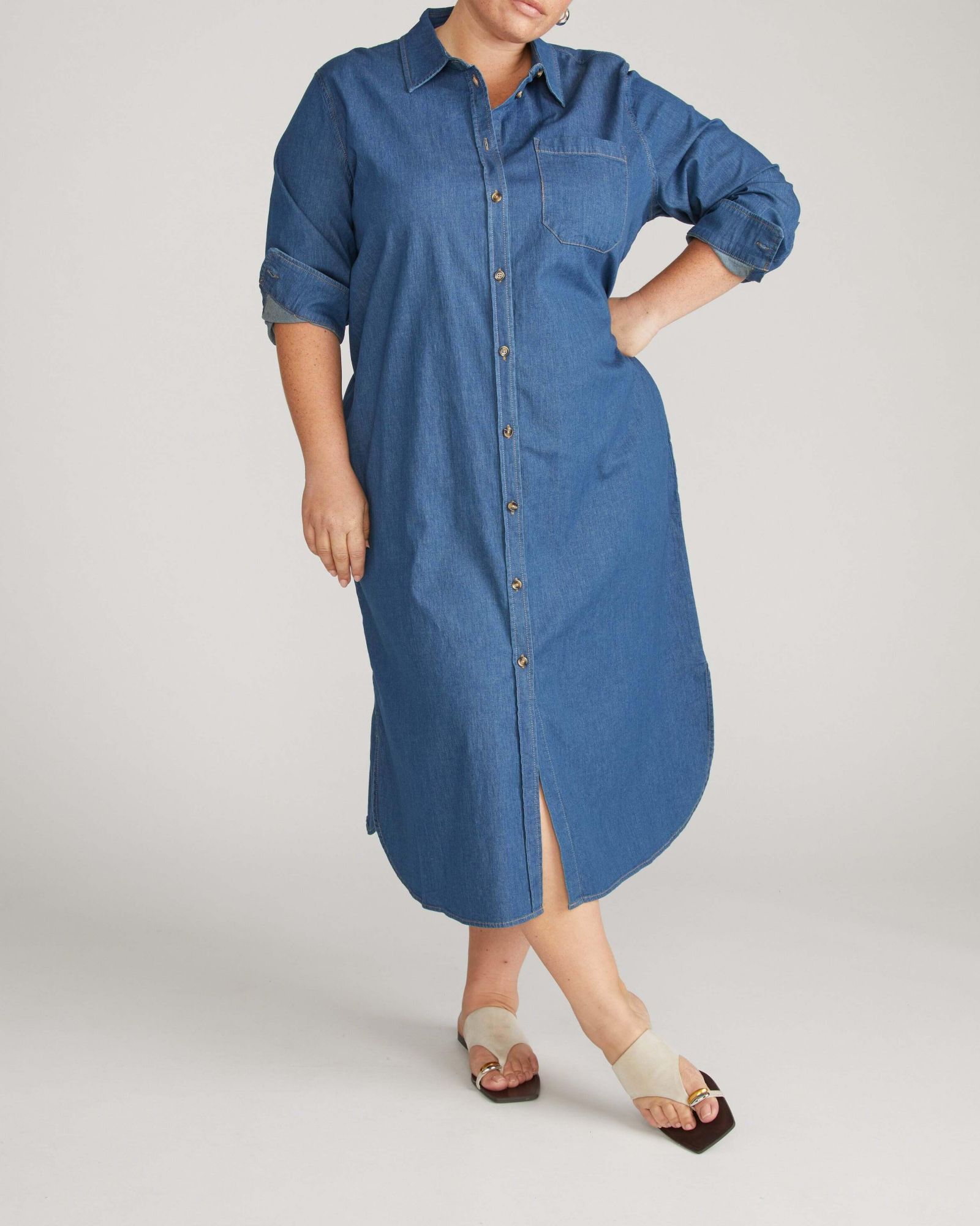 Universal Standard платье-рубашка из хлопкового шамбре Plus Size, стрейч