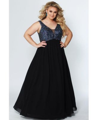 Celebrations by Sydney's Closet Женское вечернее платье Plus Size с пайетками