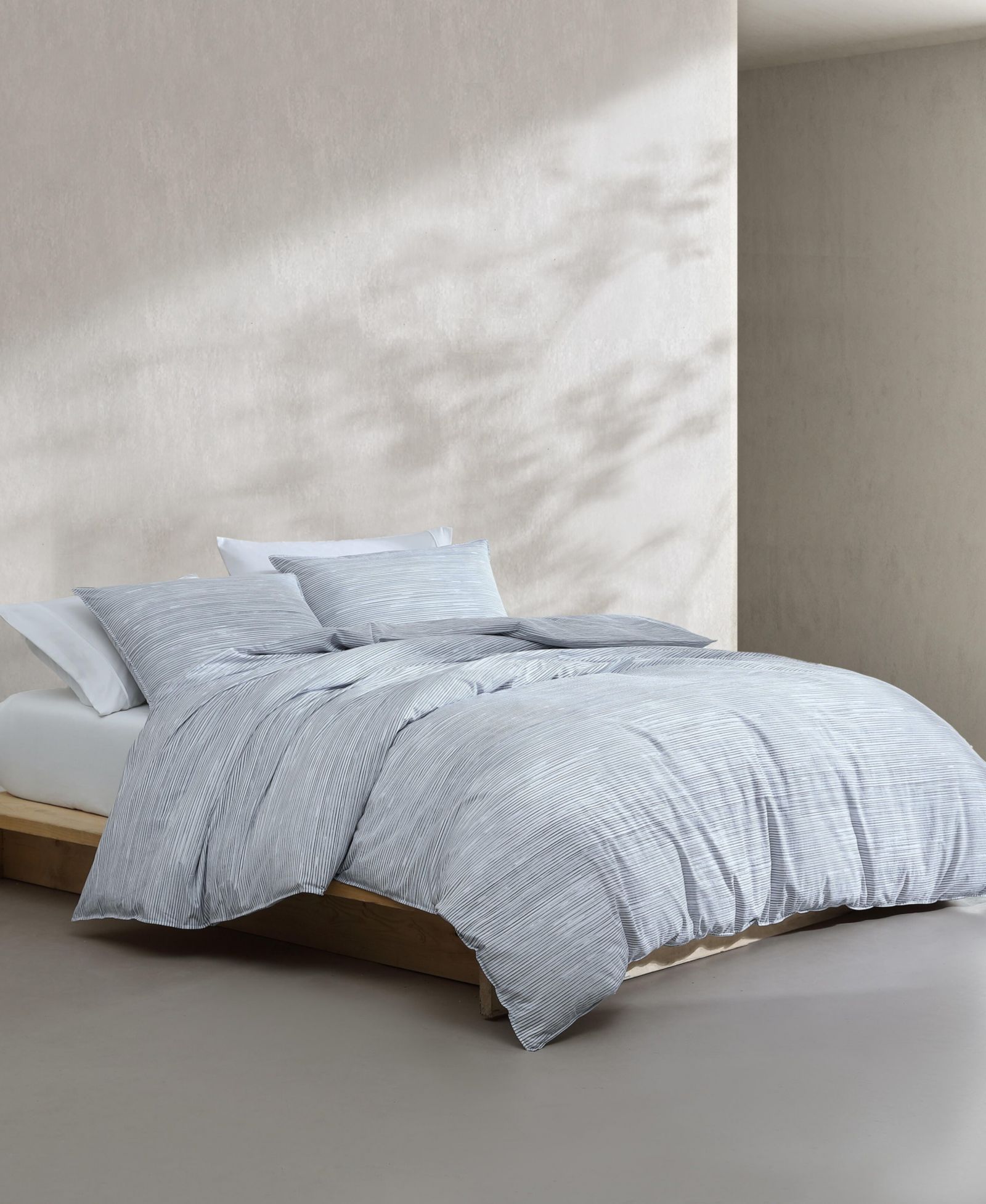 Комплект постельного белья Calvin Klein Wavy Stripe Washed Percale Cotton 3-Pc. King