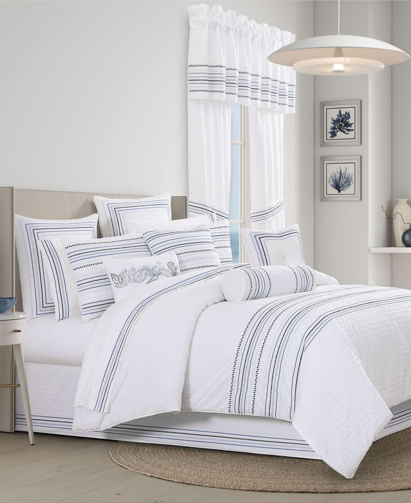 Комплект из 4 предметов J Queen New York Bayside Embroidered Queen