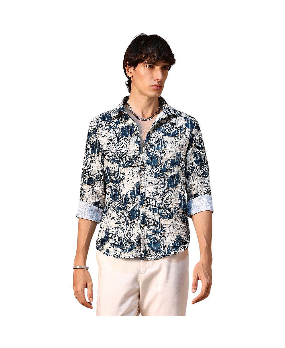 Мужская рубашка Campus Sutra с узором foliage-waffle, цвет ivory white и indigo blue