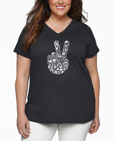 Футболка V-образного выреза LA Pop Art Plus Size Peace Finger Notes Word Art