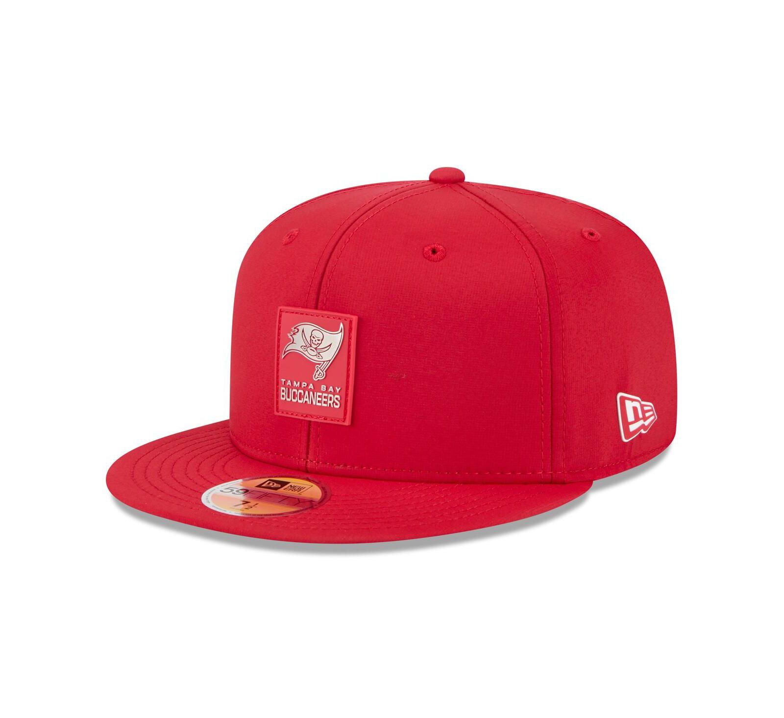 Мужская fitted-кепка New Era Red Tampa Bay Buccaneers 2025 Sideline 59FIFTY