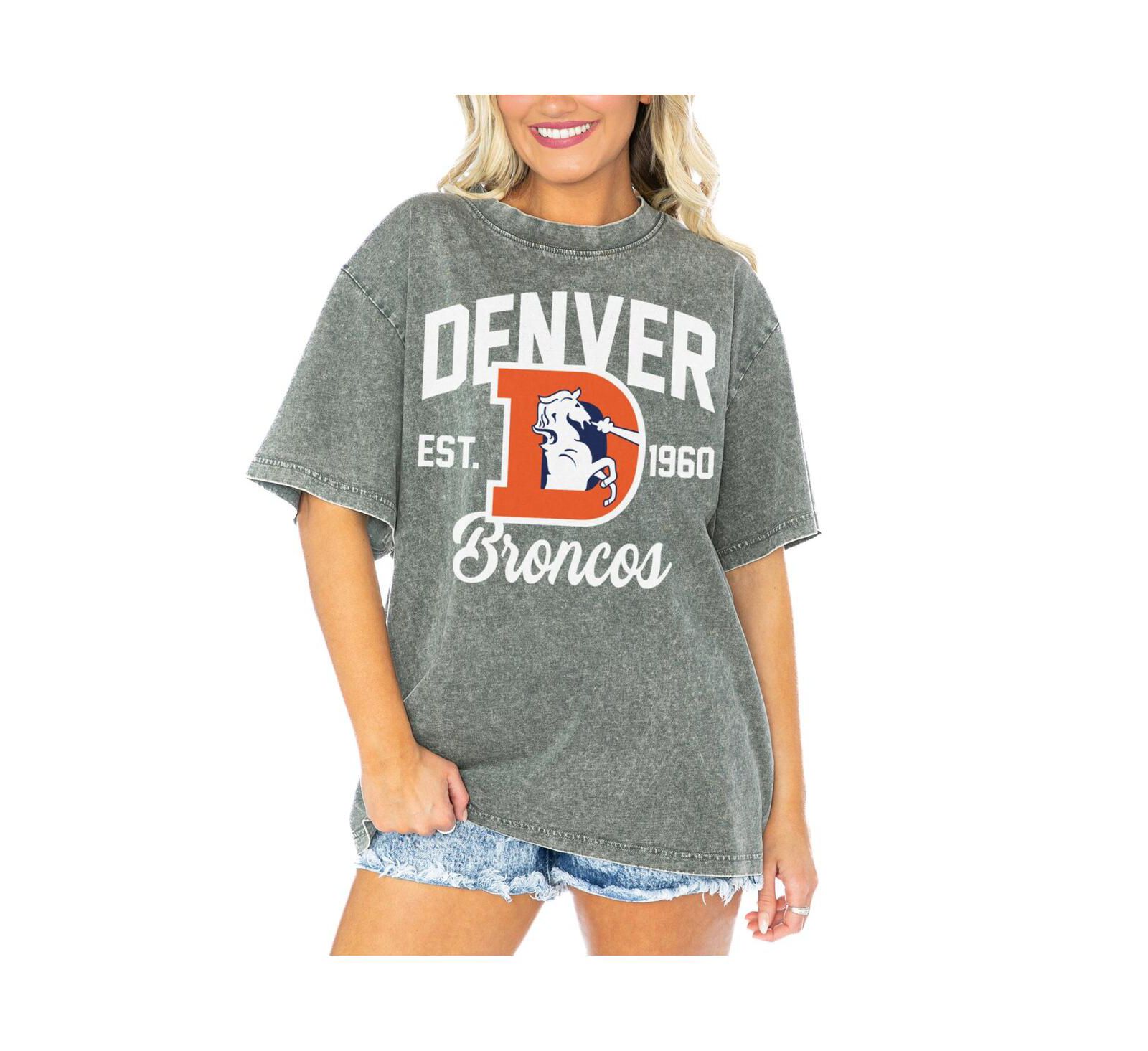 Gameday Couture Женская футболка Denver Broncos Tackle Titan Boyfriend Washed в цвете Gray
