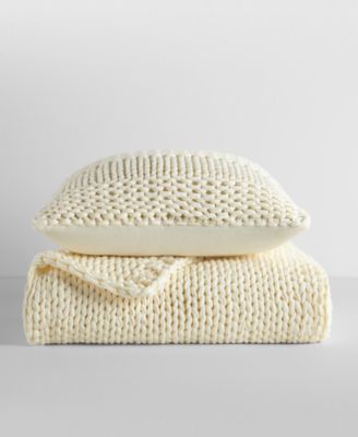 ienjoy Home Chunky Blanket and Decorative Pillow Set, 21" x 21"
