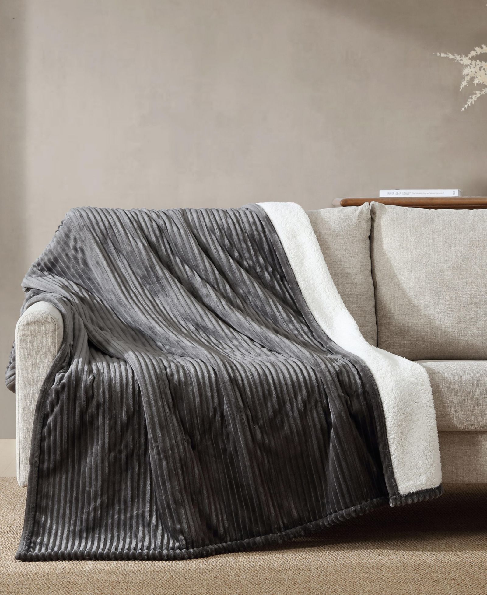 Eddie Bauer Теплое плед-накидка Mountain Valley Ribbed Plush, 70" x 50"