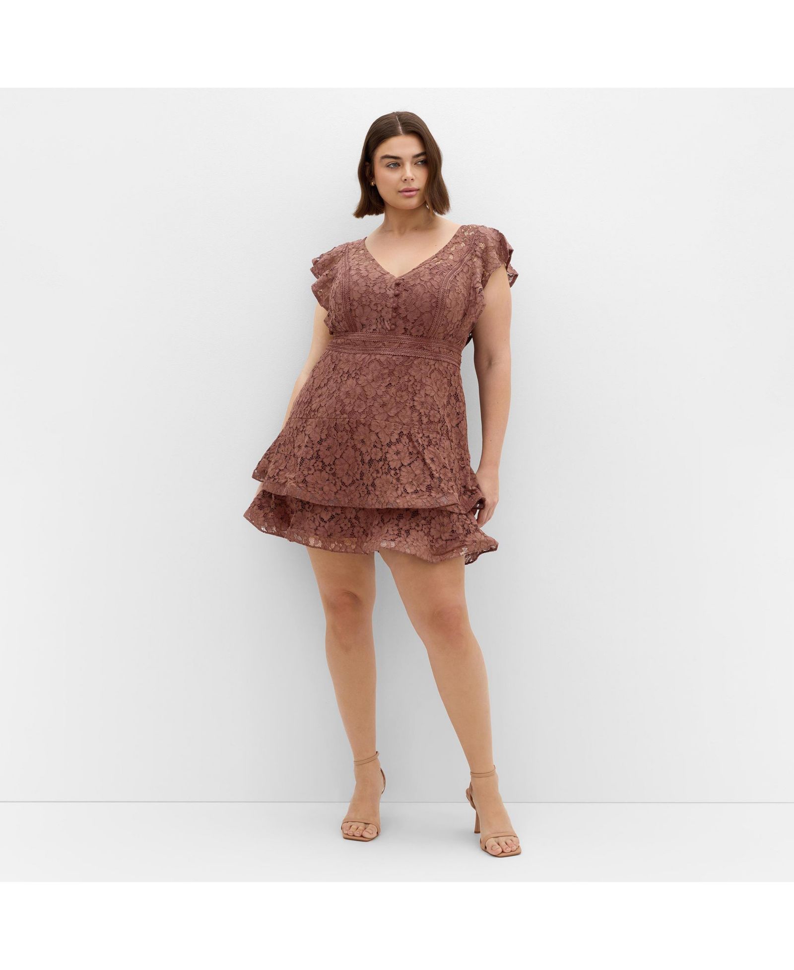 CITY CHIC Plus Size кружевное мини-платье с оборками